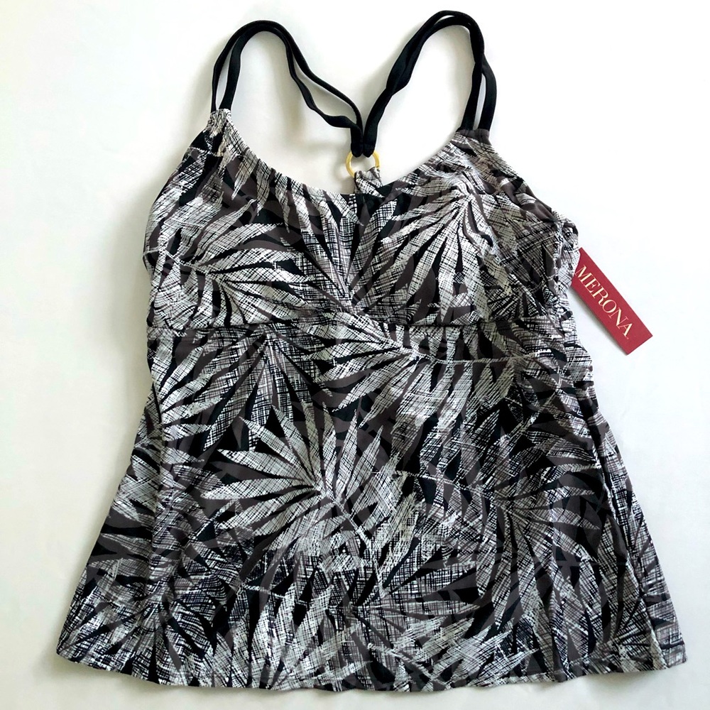 New. Top bathing suit.